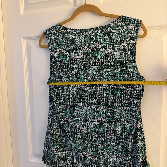 Tahari sleeveless top, size Medium - Picture 10 of 10